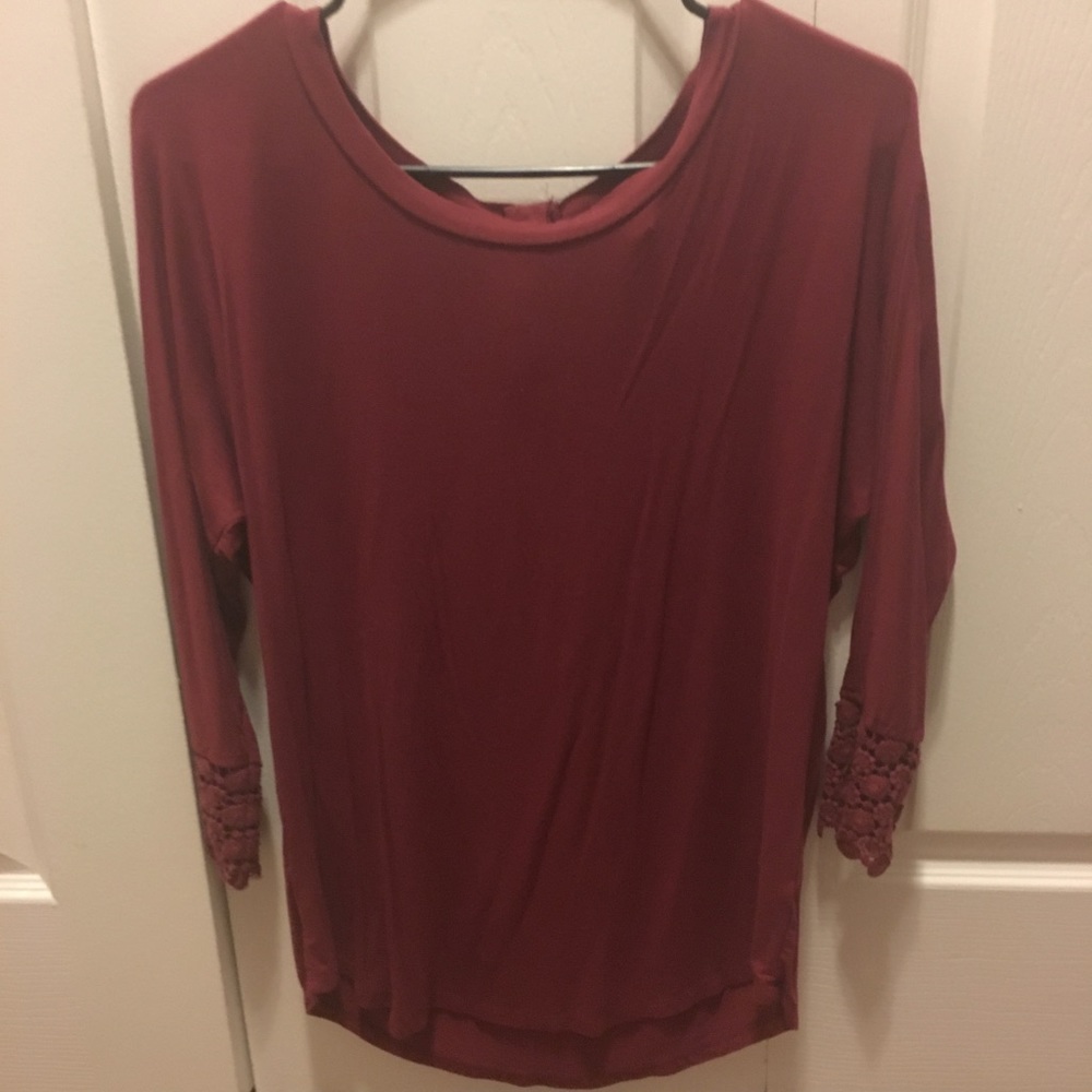 3/4 sleeve shirt w/lace Sleeve Charming Charlie’s